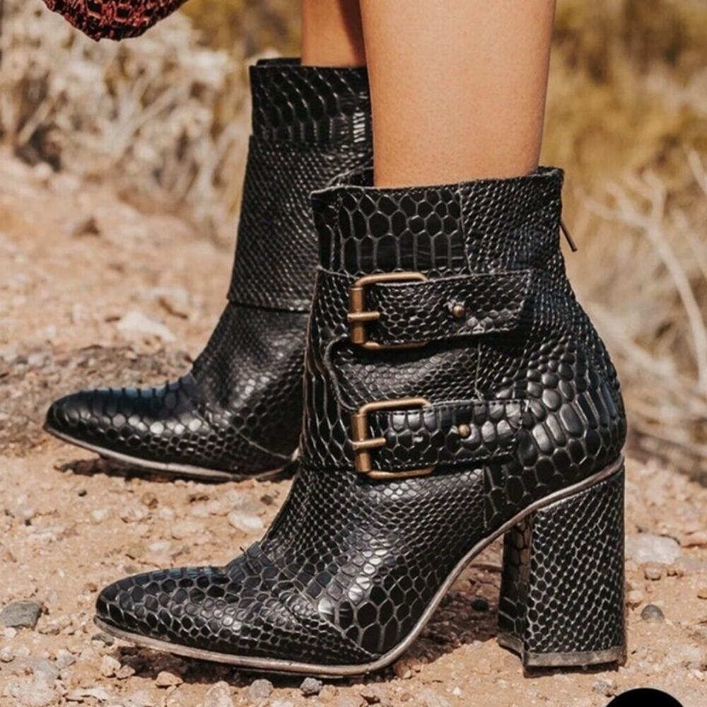 Freebird by Steven Joey Black Snake Croc Embossed Booties Size 7 Western Boho